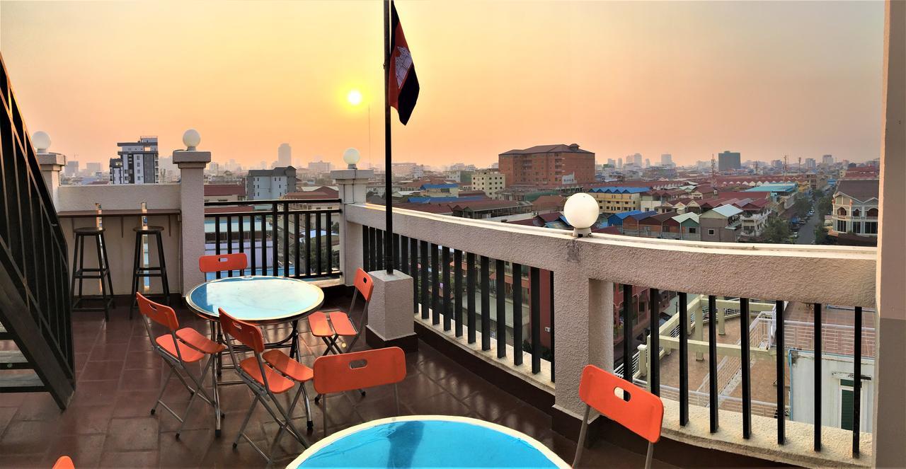 Lalune Hotel Phnom Penh Exterior photo