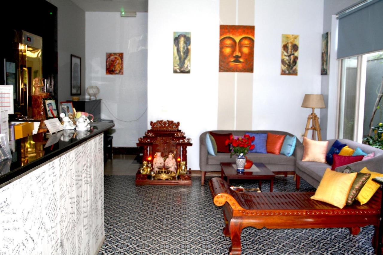 Lalune Hotel Phnom Penh Exterior photo