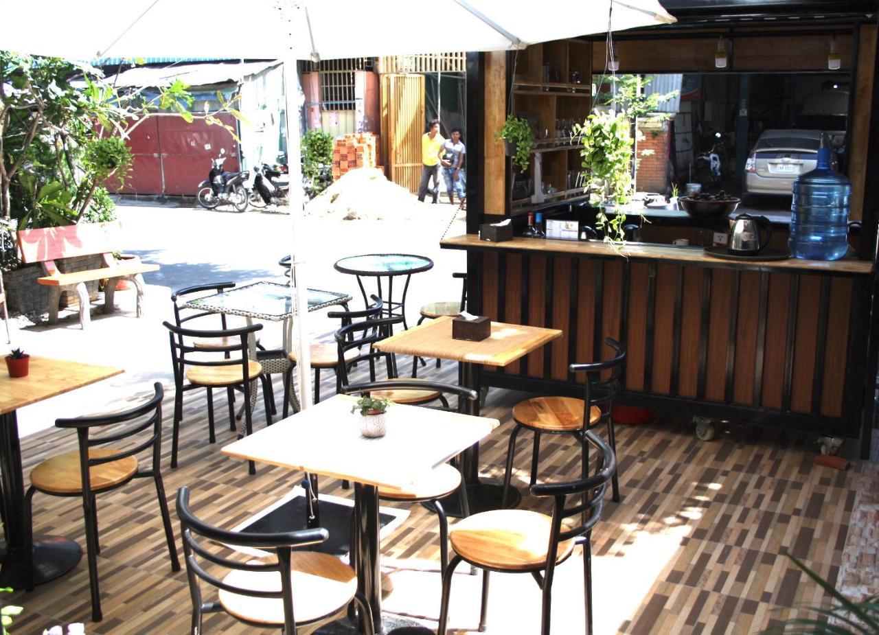 Lalune Hotel Phnom Penh Exterior photo