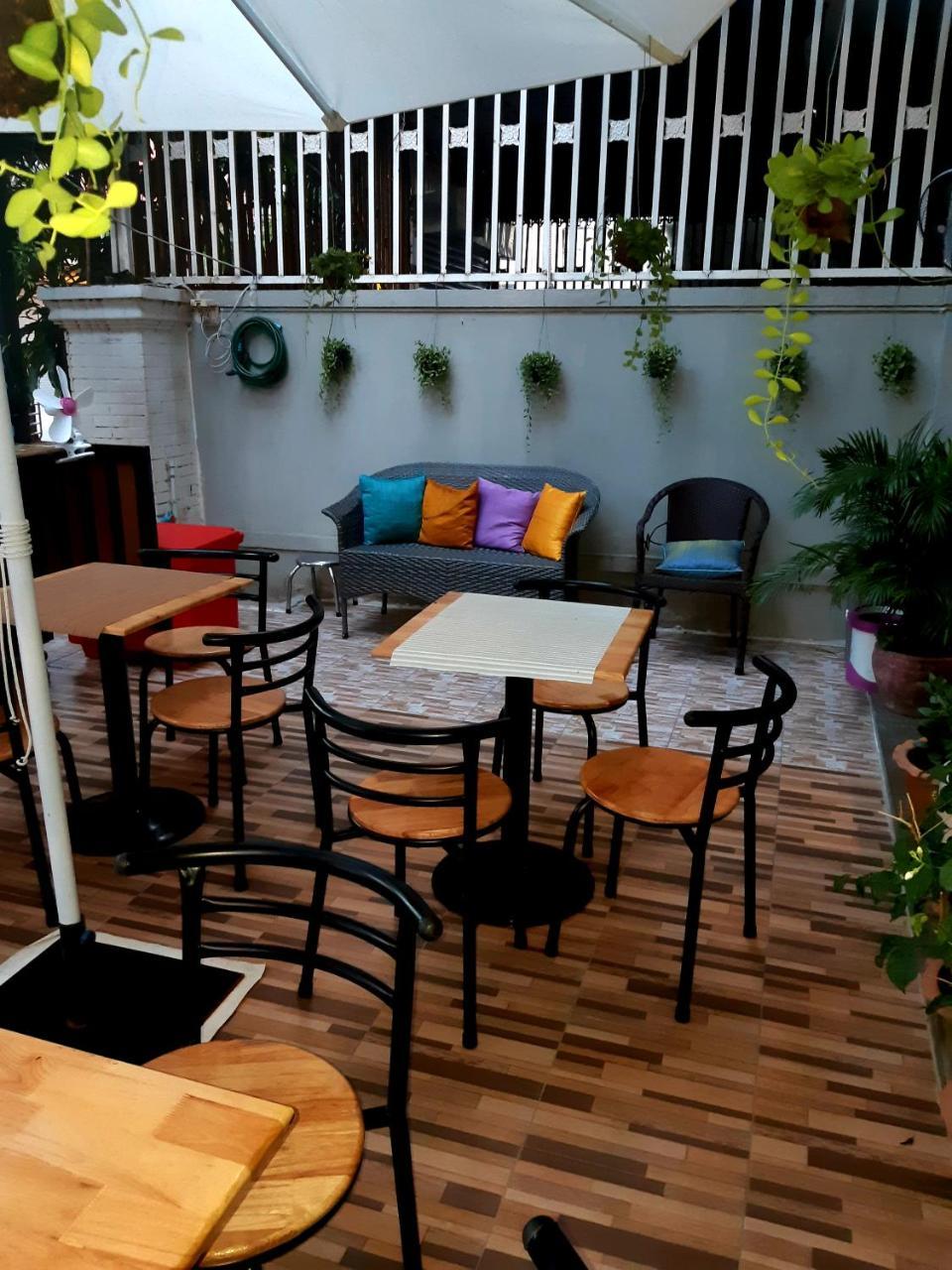 Lalune Hotel Phnom Penh Exterior photo