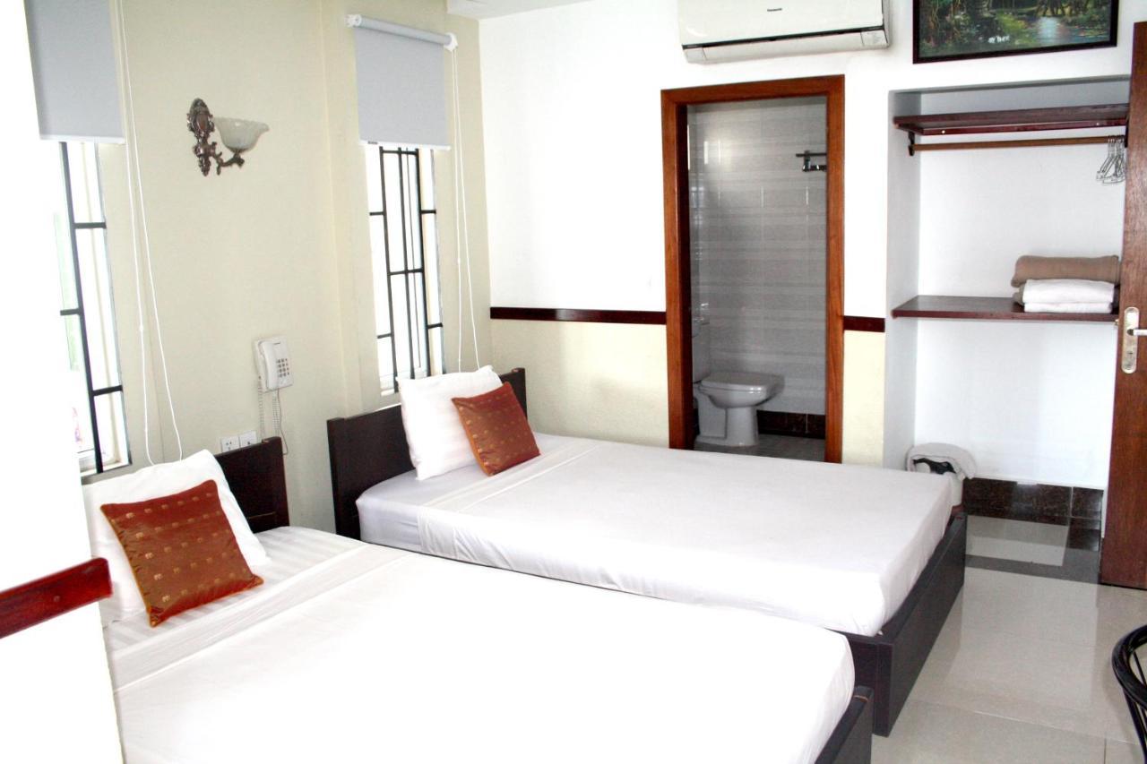 Lalune Hotel Phnom Penh Exterior photo