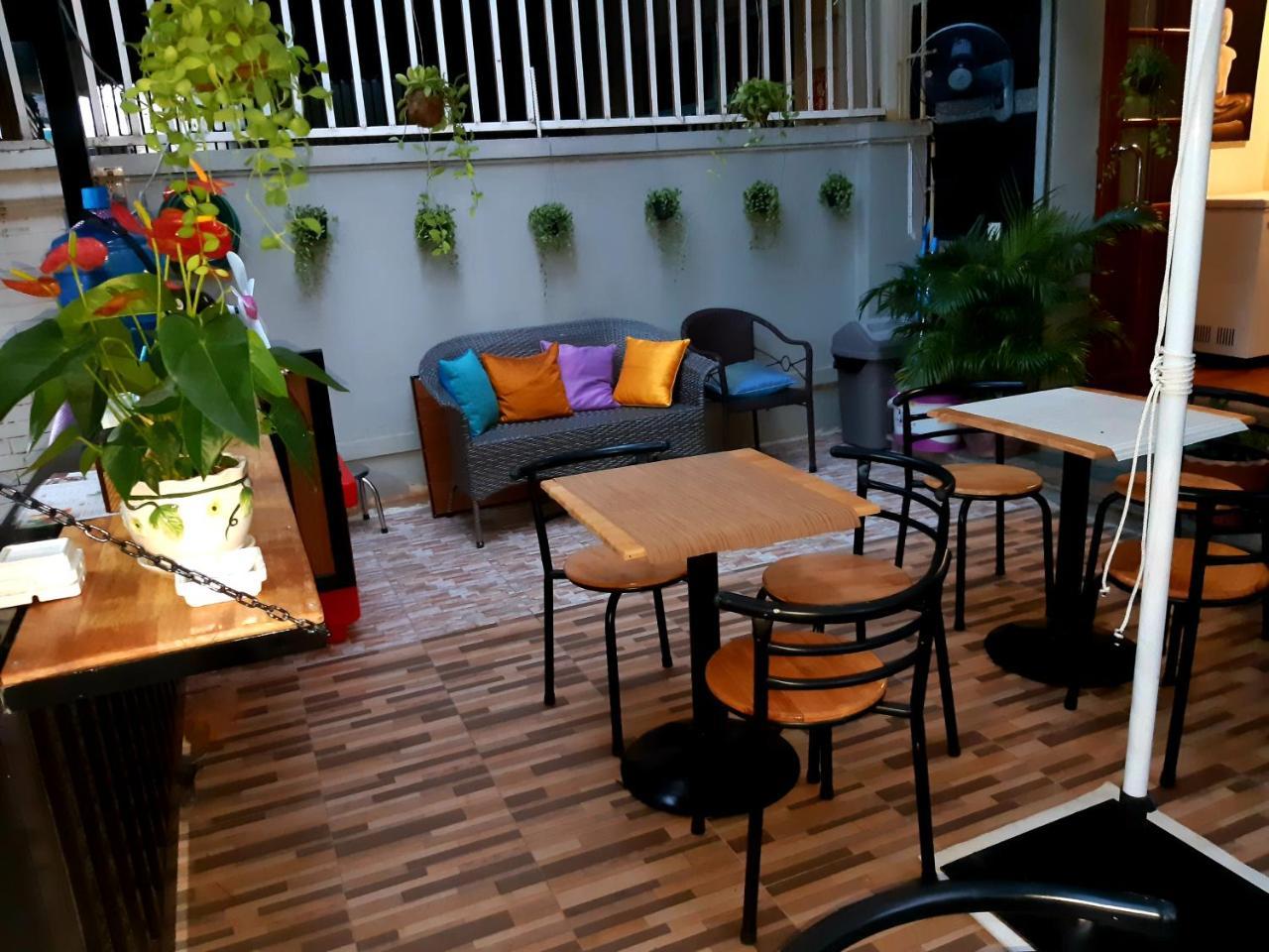 Lalune Hotel Phnom Penh Exterior photo