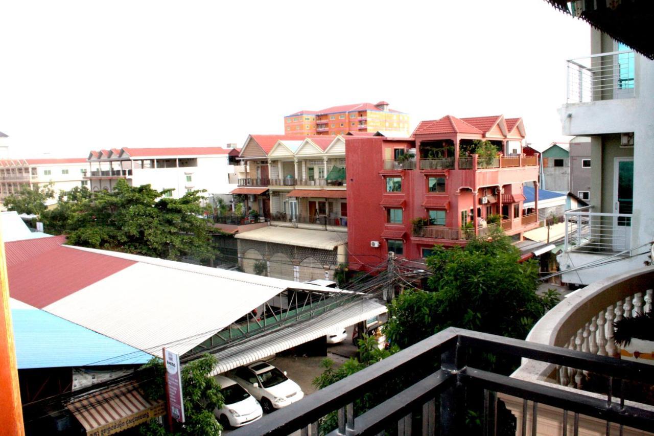 Lalune Hotel Phnom Penh Exterior photo